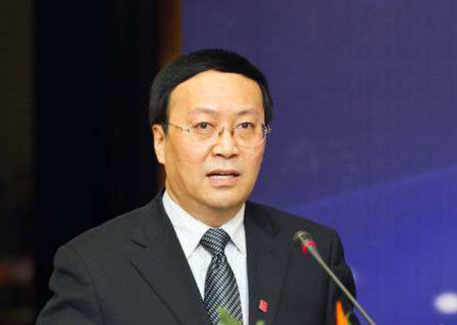 11月29日，高培勇出席“第十八届中国改革论坛暨中国体改研究会年”