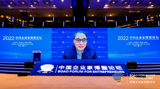 11月28日，香港中文大学（深圳）教授、前海国际事务研究院院长郑永年出席2022中国企业家博鳌论坛